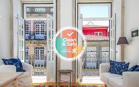 Liiiving In Porto | Blue Flower Apartment